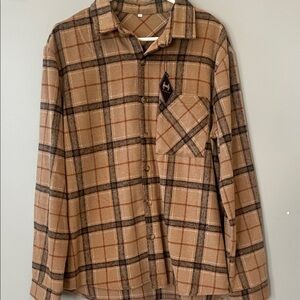 Plaid Button-Up Shirt we o o n m end oversized small